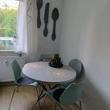 Zi Mit Flair Fuer 1-2 Pers Gemuetlich Zentral In Karlsruhe